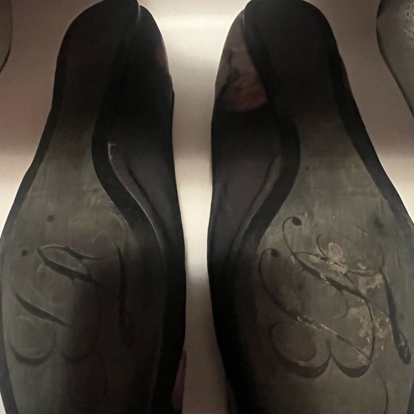 Ted Baker Black Flats with Bow and Circular Accent - Picture 5 of 5